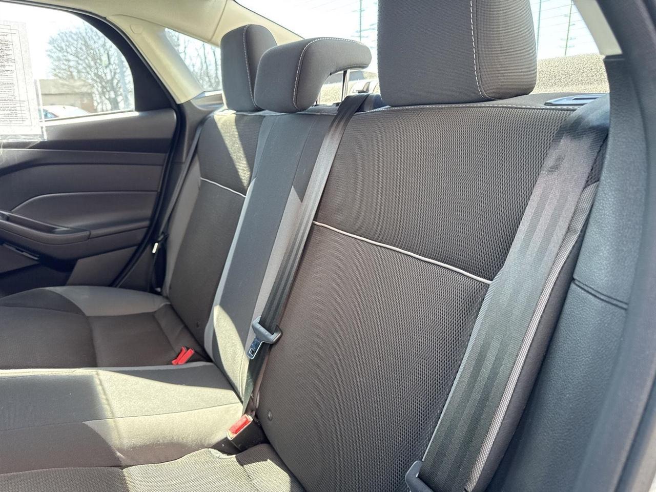 Ford Focus 4dr Sdn SE 2014