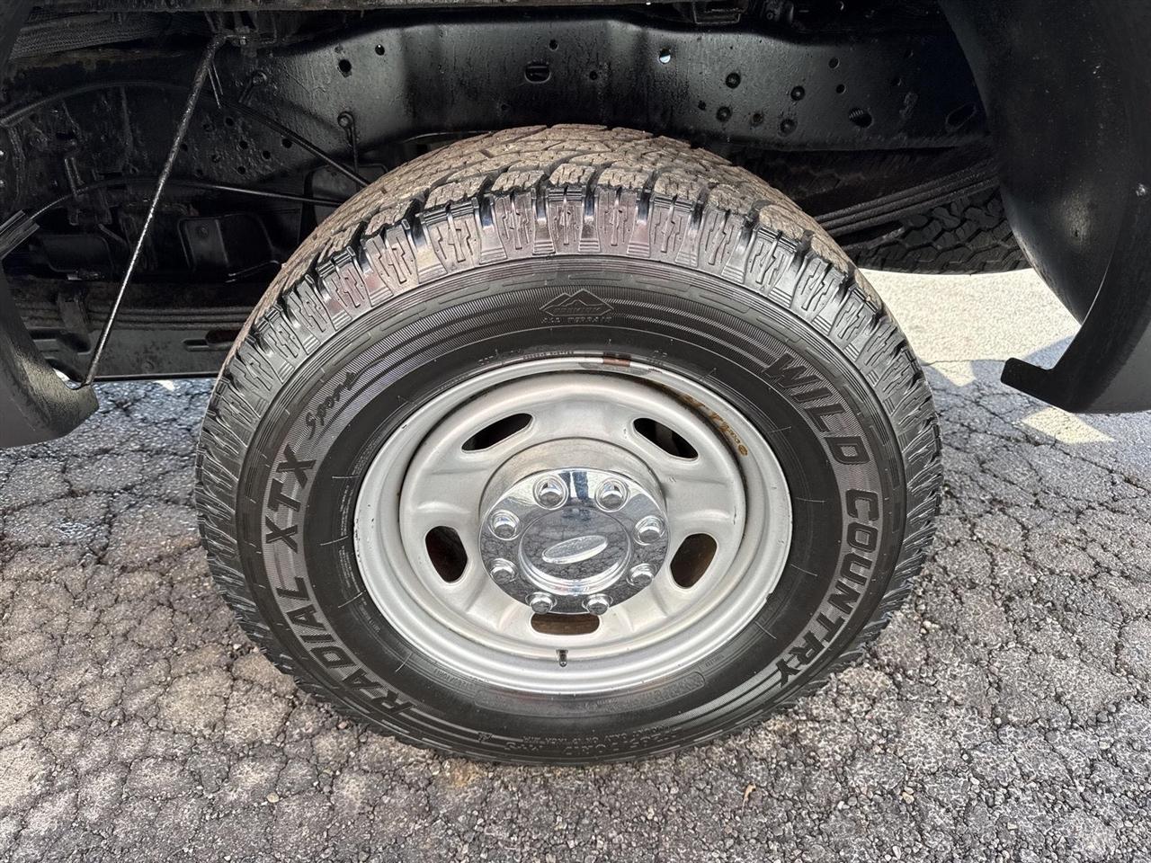 Ford Super Duty F-250 SRW 4WD Reg Cab 137" XLT 2011