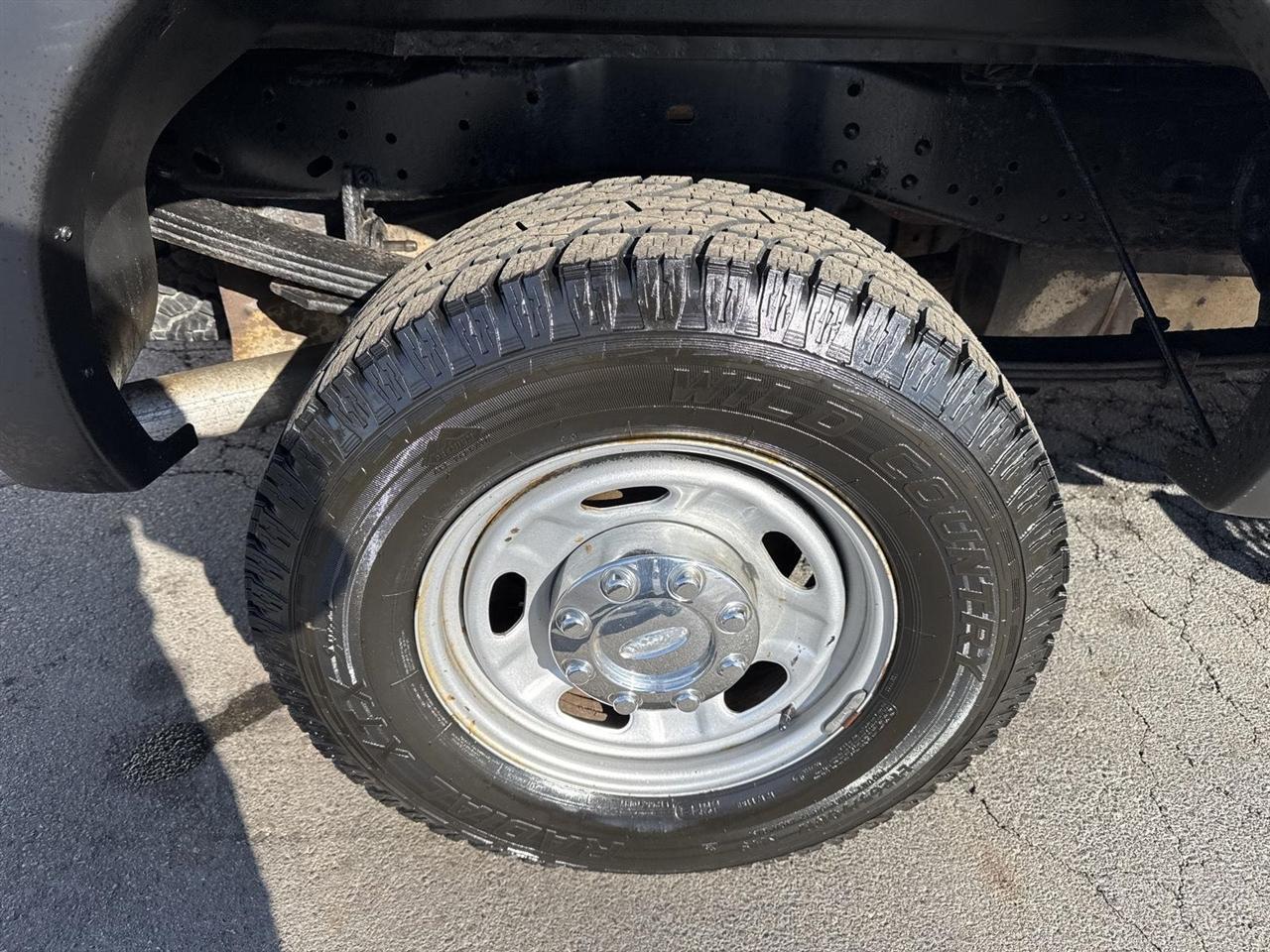 Ford Super Duty F-250 SRW 4WD Reg Cab 137" XLT 2011