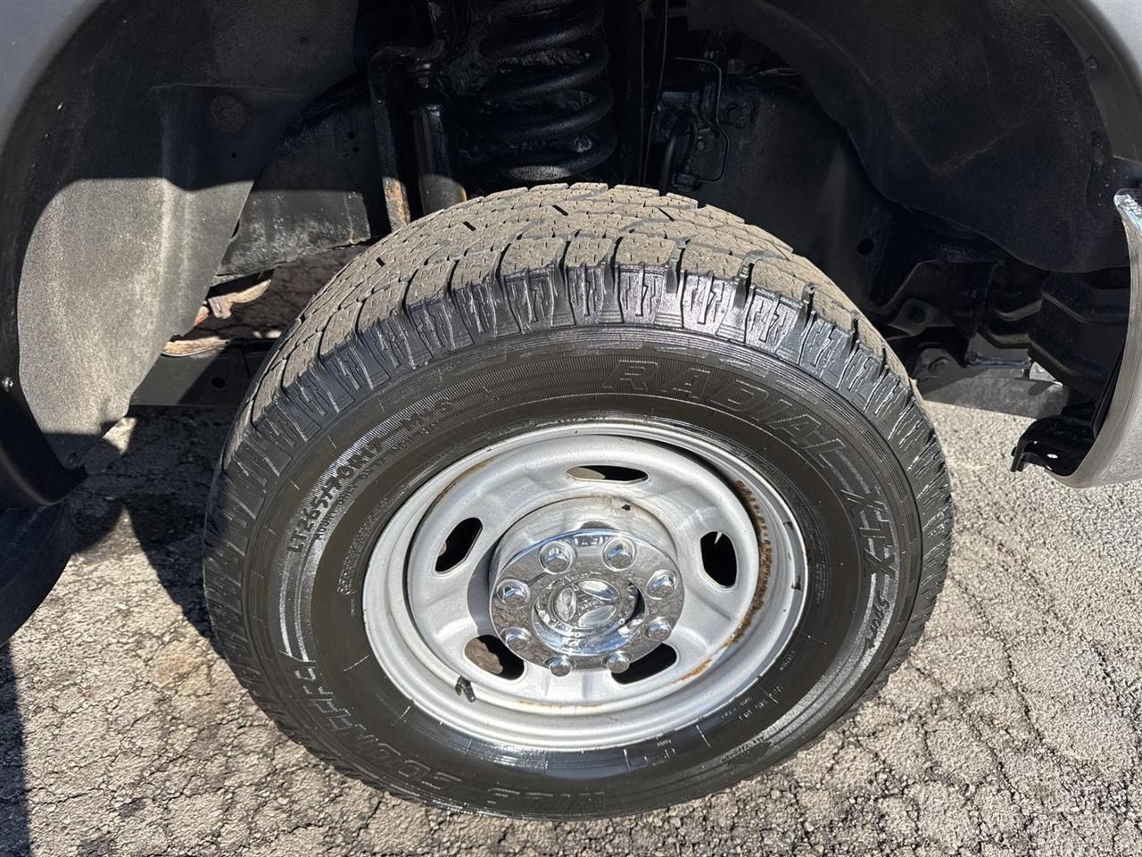 Ford Super Duty F-250 SRW 4WD Reg Cab 137" XLT 2011