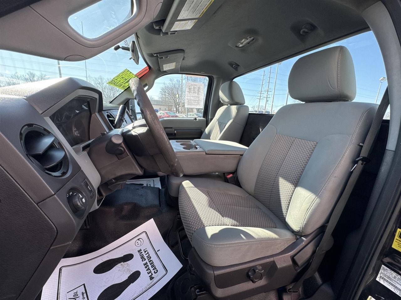 Ford Super Duty F-250 SRW 4WD Reg Cab 137" XLT 2011