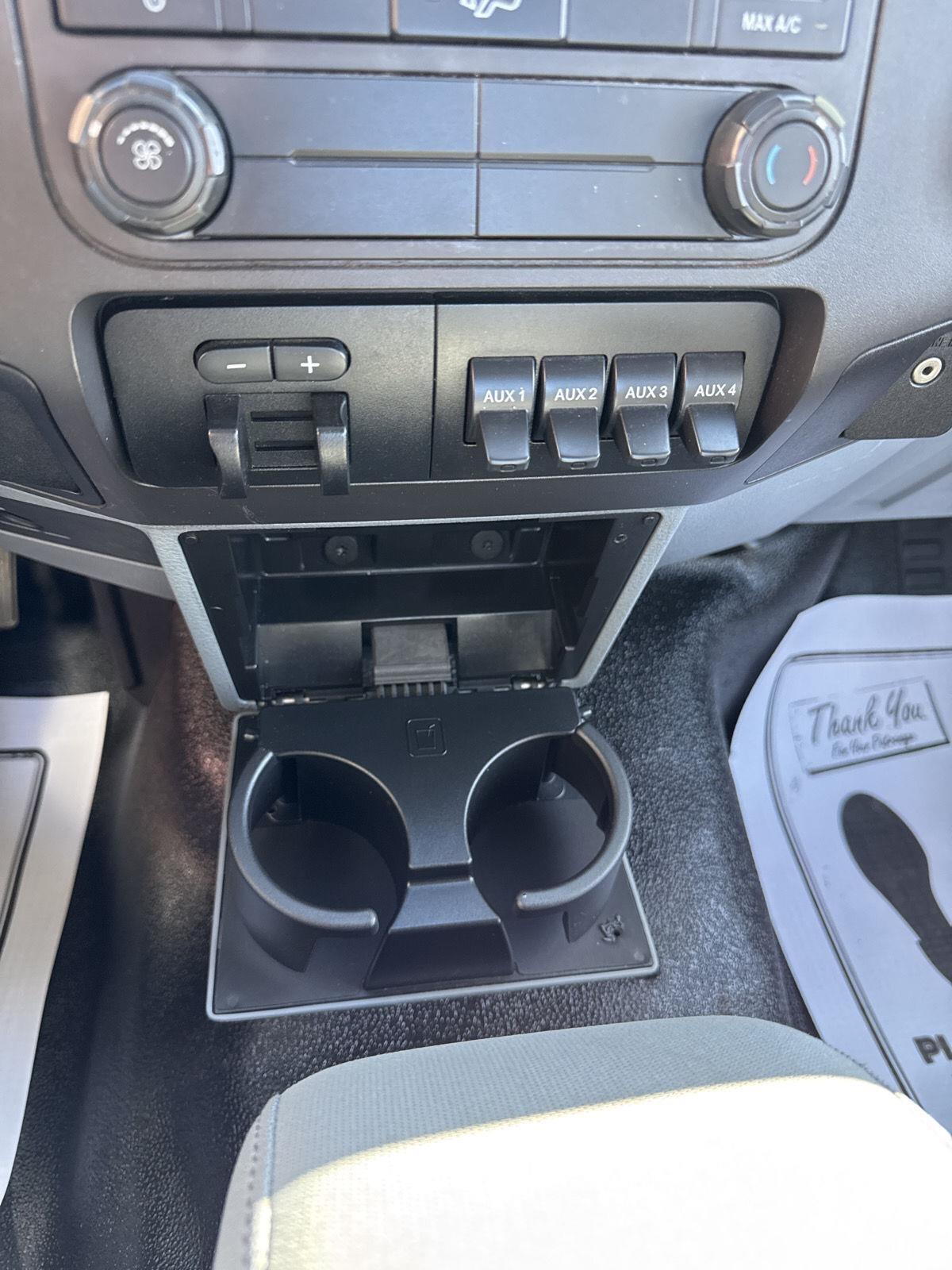 Ford Super Duty F-250 SRW 4WD Reg Cab 137" XLT 2011