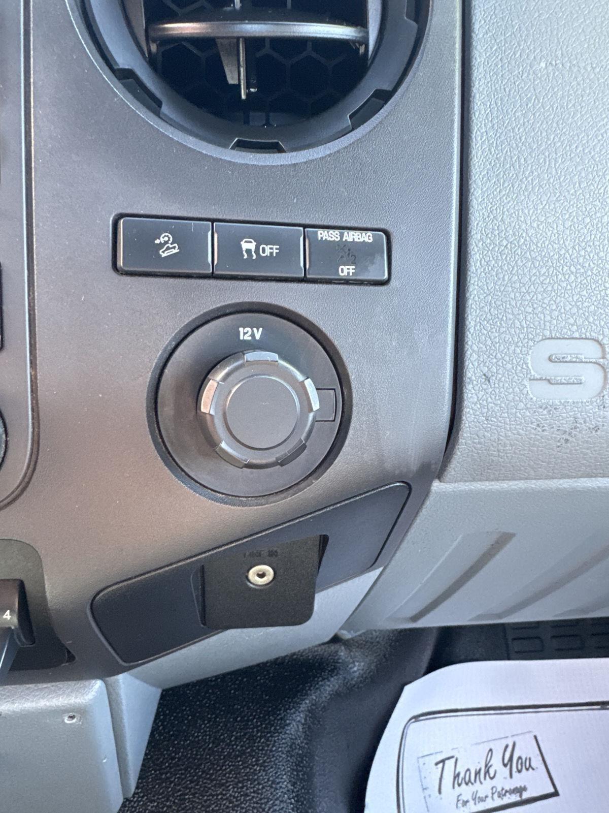 Ford Super Duty F-250 SRW 4WD Reg Cab 137" XLT 2011