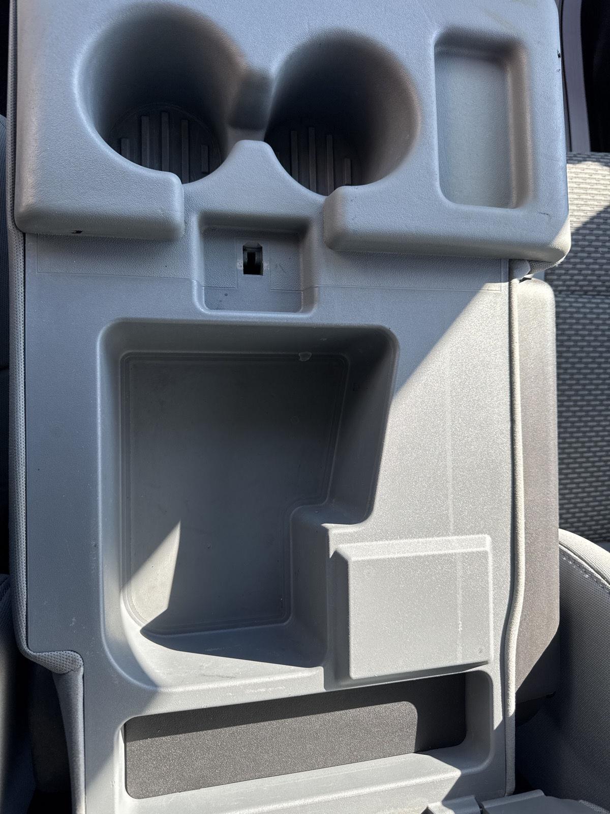 Ford Super Duty F-250 SRW 4WD Reg Cab 137" XLT 2011