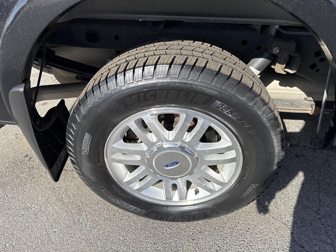 Ford F-150 2WD SuperCab 145" Lariat 2012