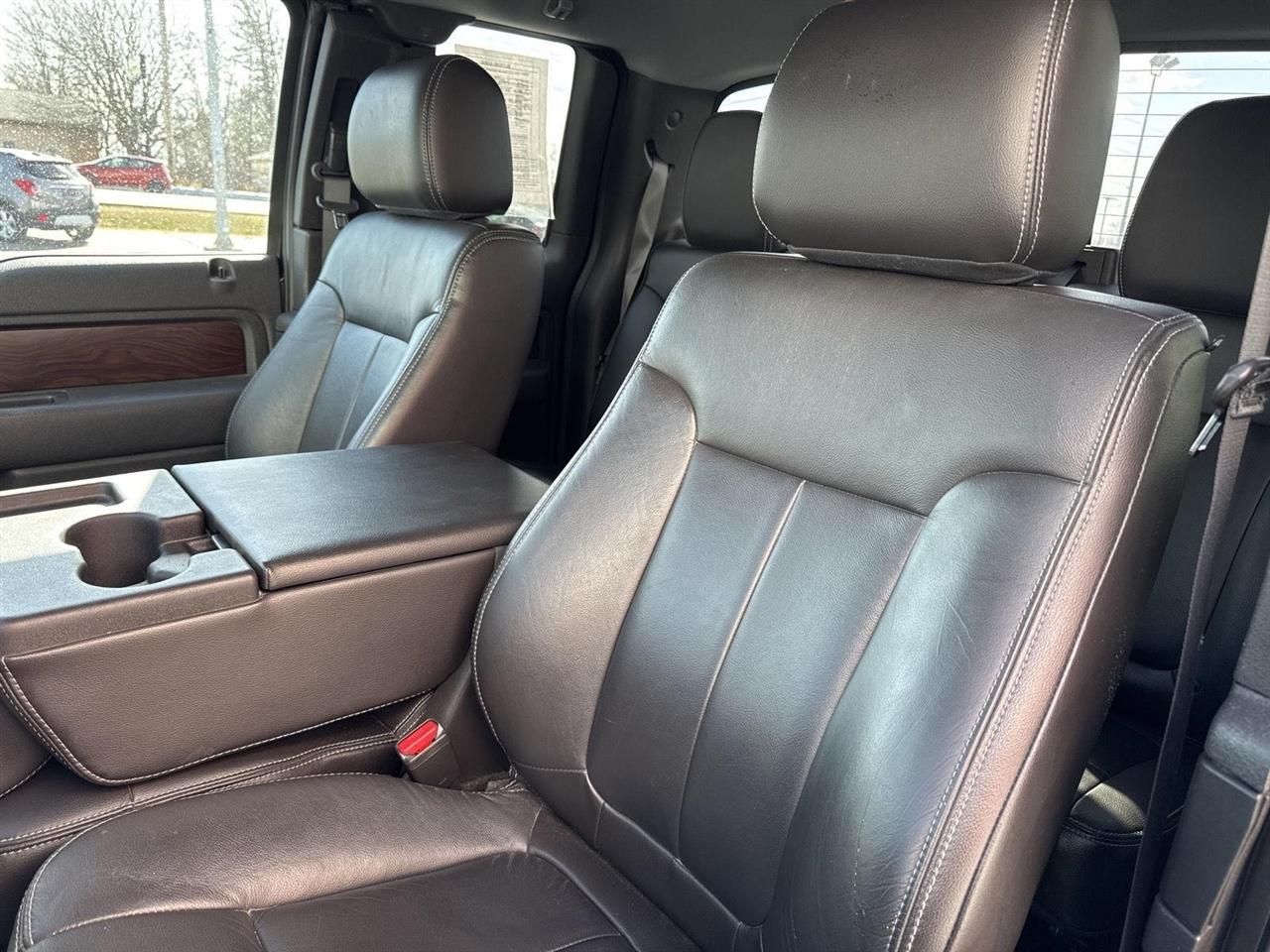 Ford F-150 2WD SuperCab 145" Lariat 2012