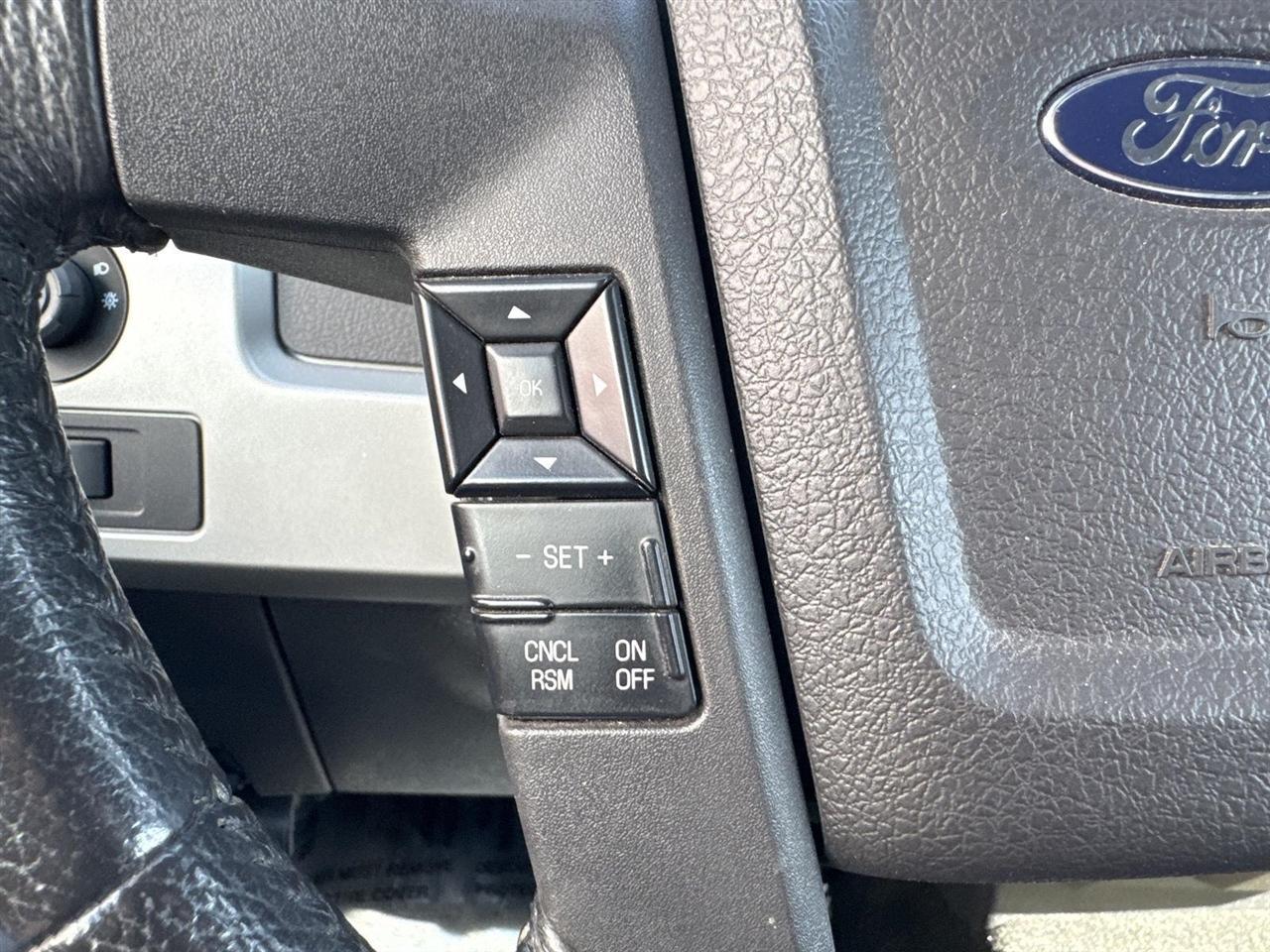 Ford F-150 2WD SuperCab 145" Lariat 2012