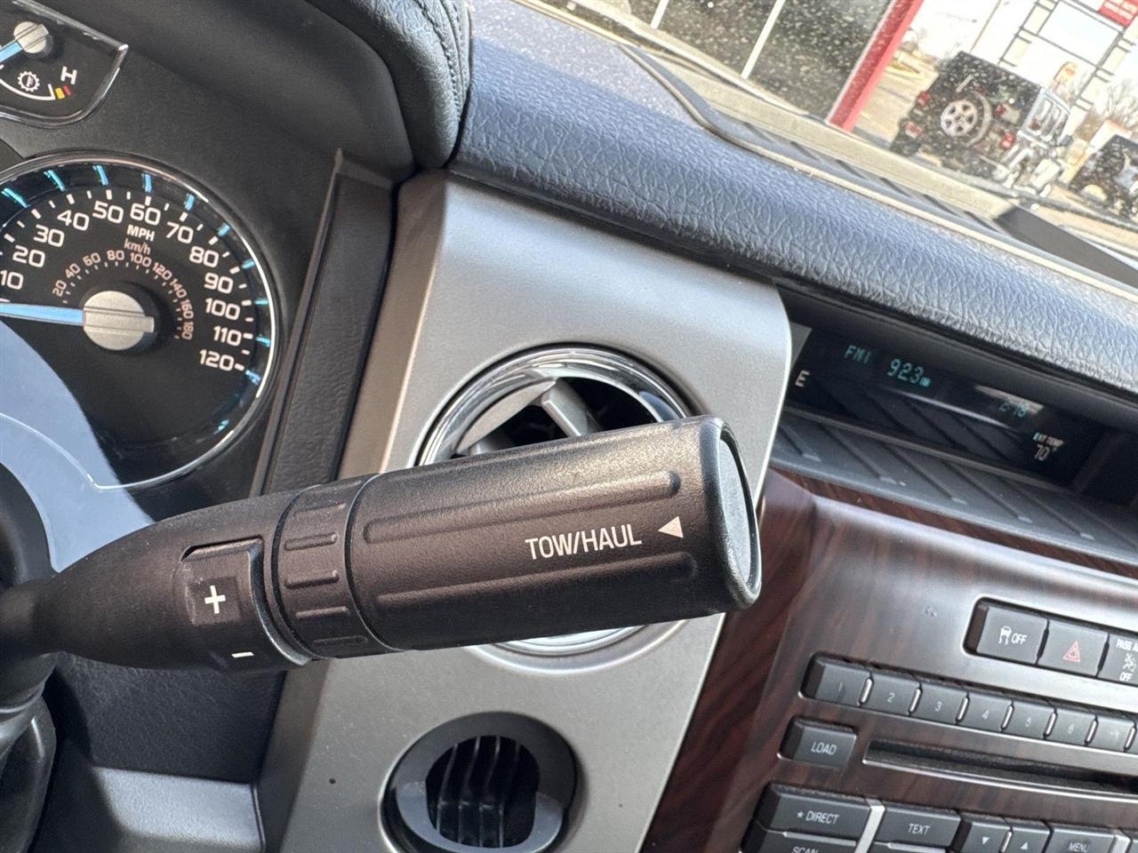 Ford F-150 2WD SuperCab 145" Lariat 2012