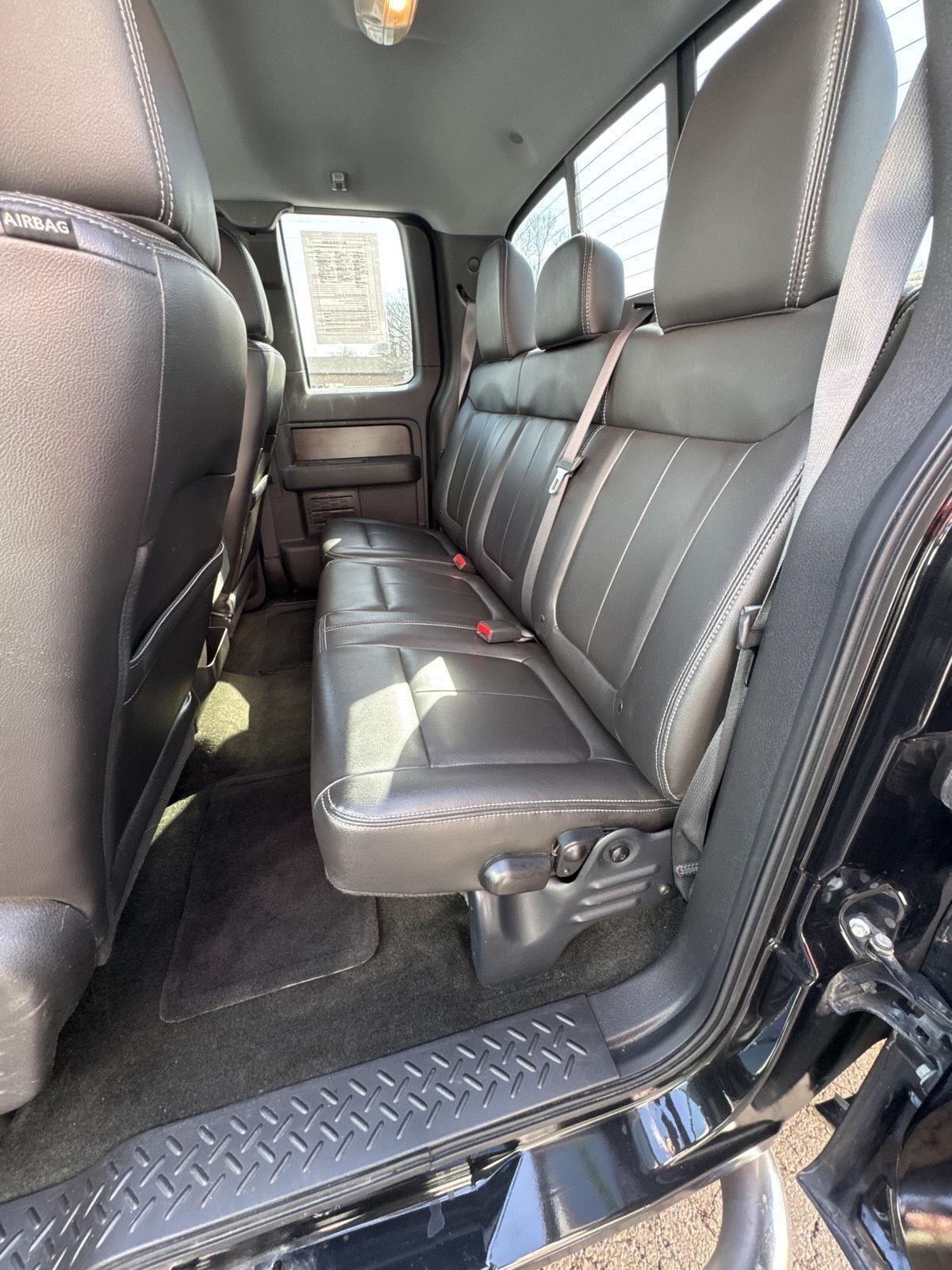 Ford F-150 2WD SuperCab 145" Lariat 2012