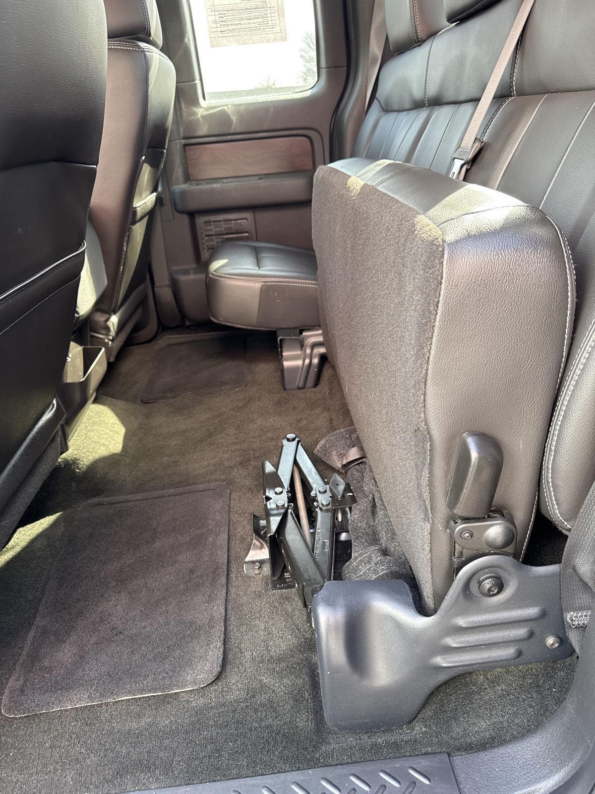 Ford F-150 2WD SuperCab 145" Lariat 2012