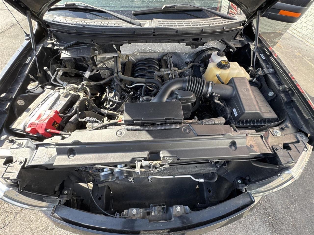 Ford F-150 2WD SuperCab 145" Lariat 2012