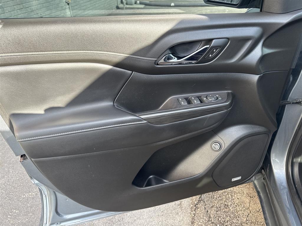 GMC Acadia FWD 4dr SLT 2020