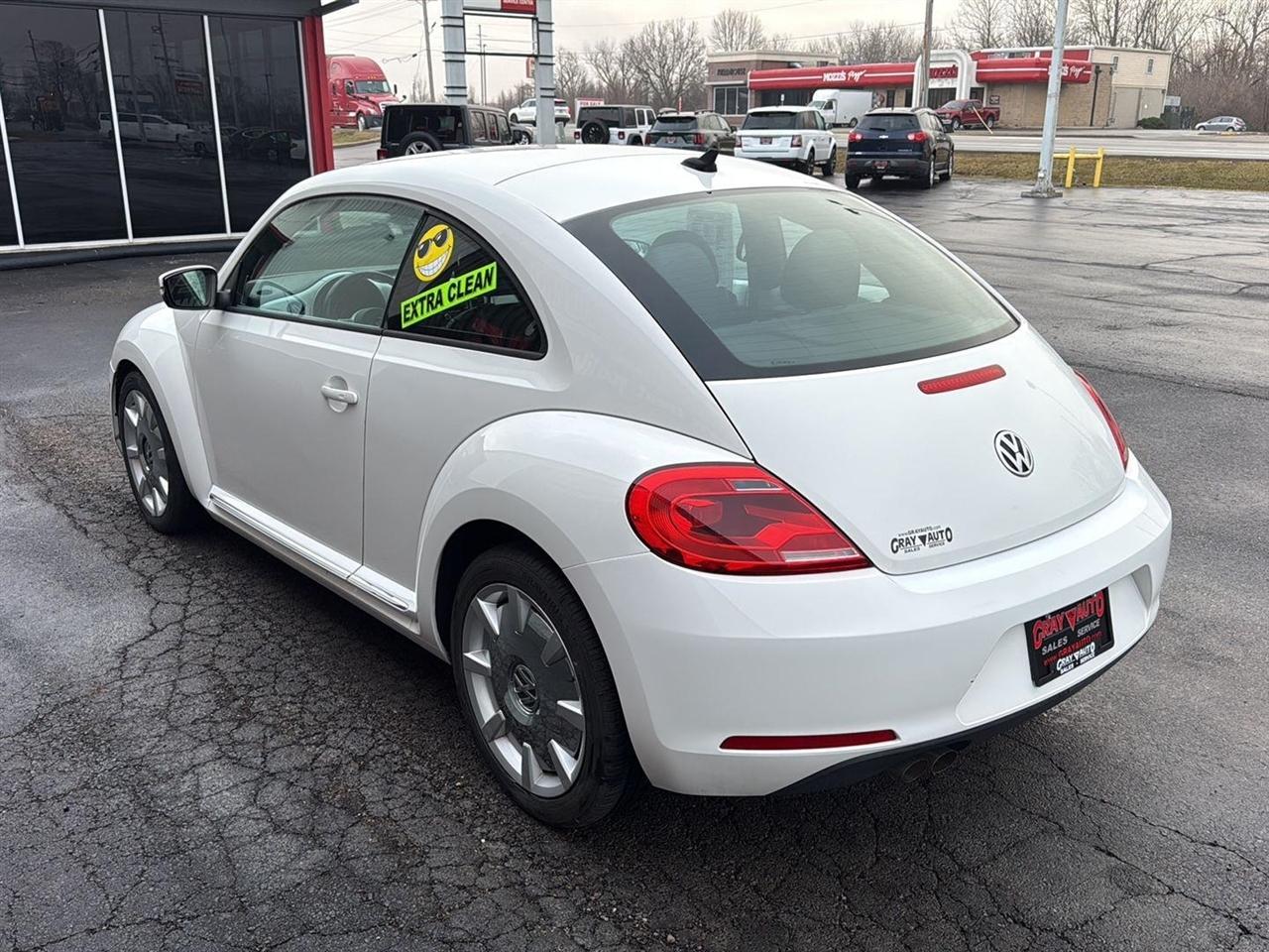 Volkswagen Beetle 2dr Cpe Auto 2.5L PZEV 2012