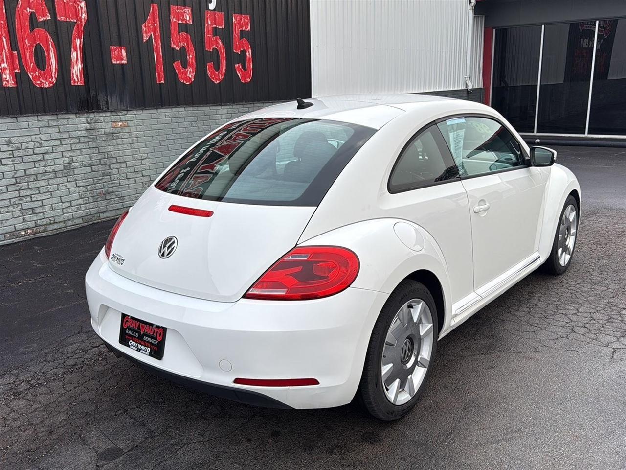 Volkswagen Beetle 2dr Cpe Auto 2.5L PZEV 2012