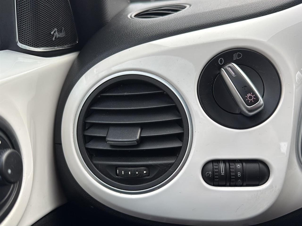 Volkswagen Beetle 2dr Cpe Auto 2.5L PZEV 2012