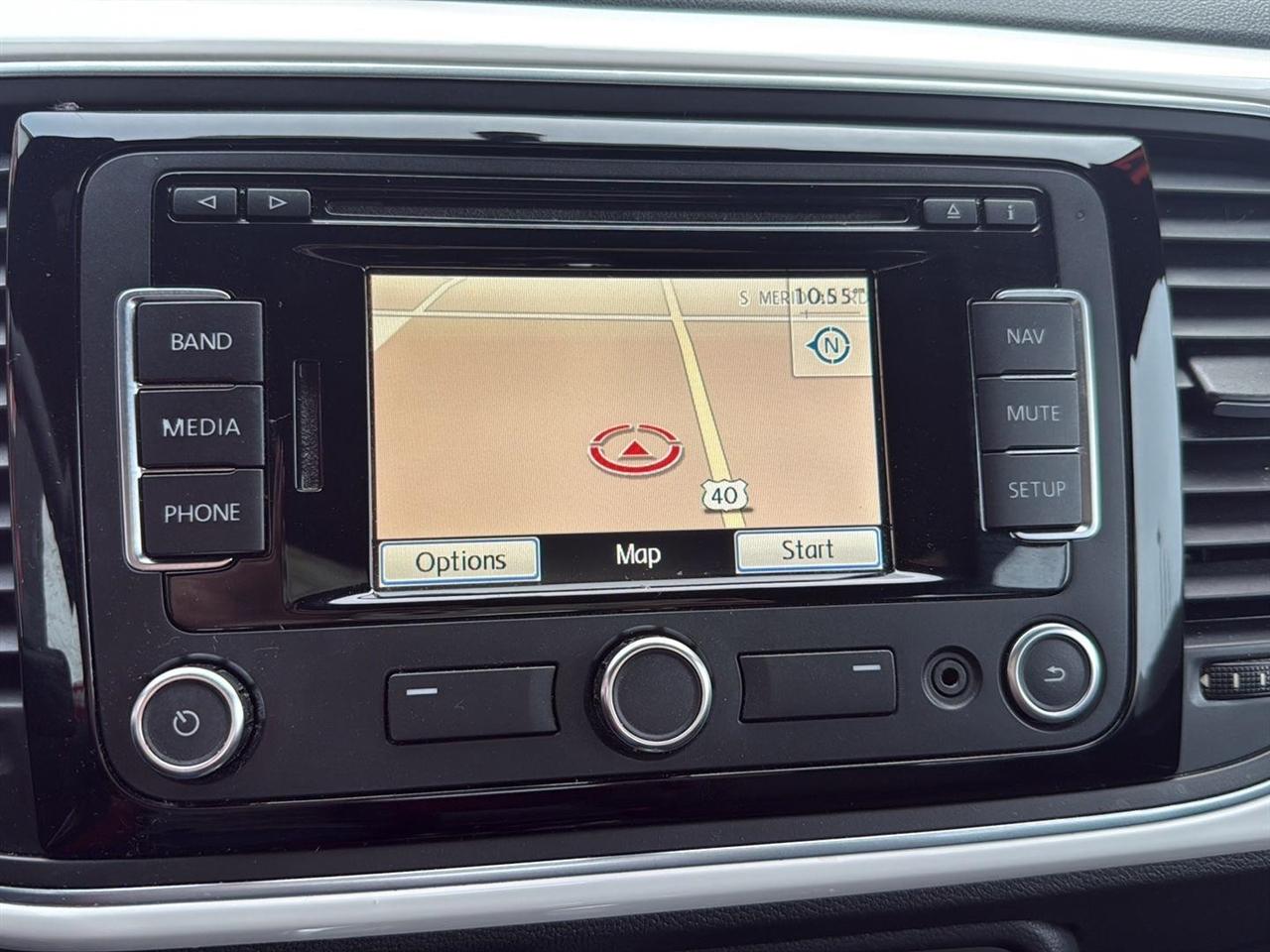 Volkswagen Beetle 2dr Cpe Auto 2.5L PZEV 2012