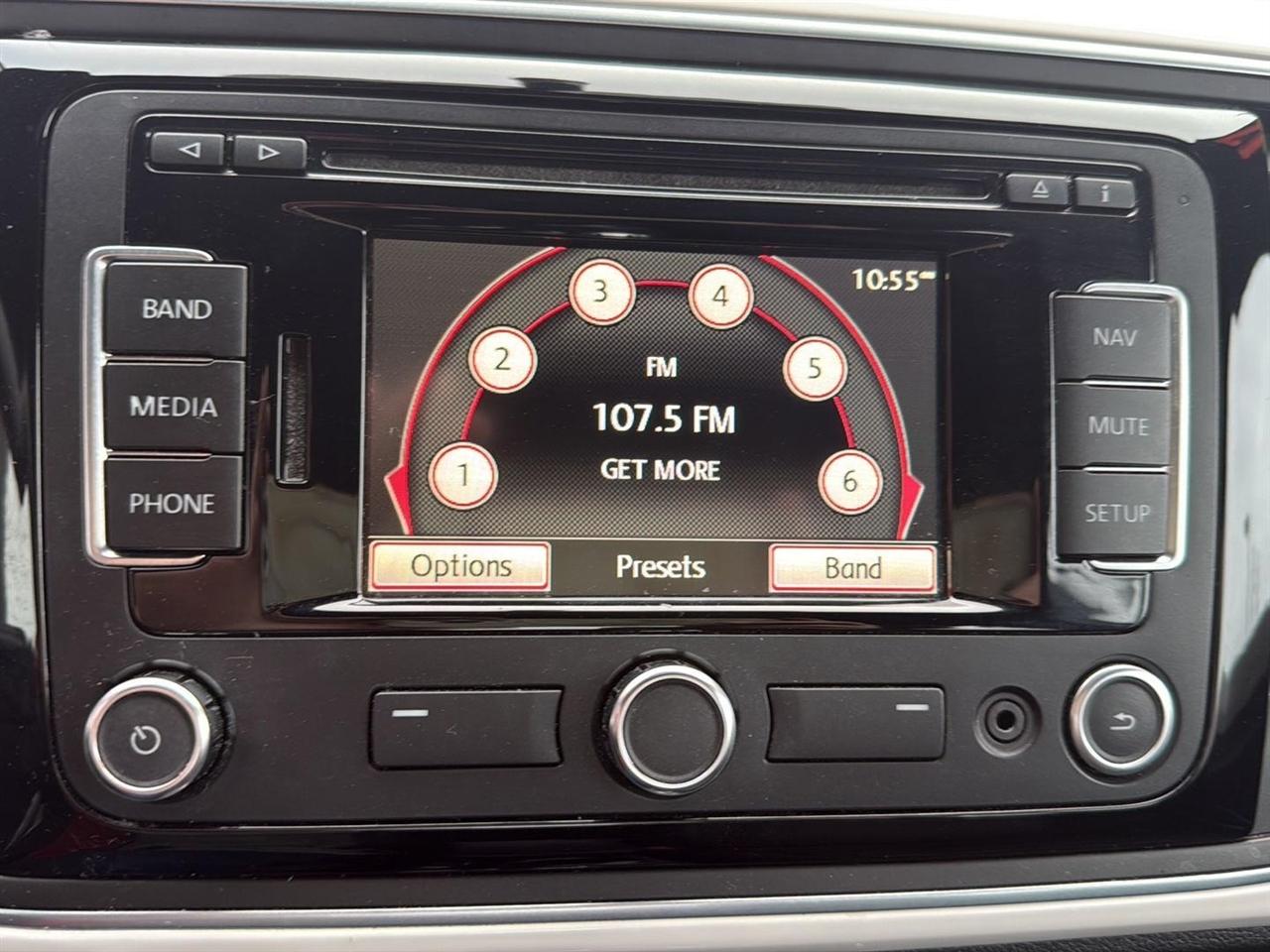 Volkswagen Beetle 2dr Cpe Auto 2.5L PZEV 2012