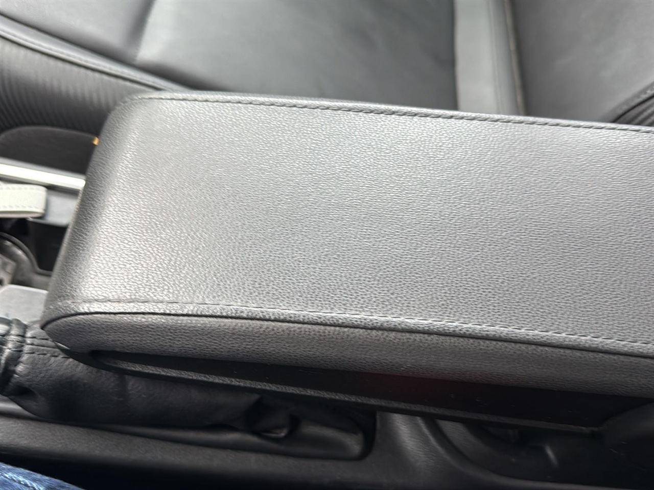 Volkswagen Beetle 2dr Cpe Auto 2.5L PZEV 2012