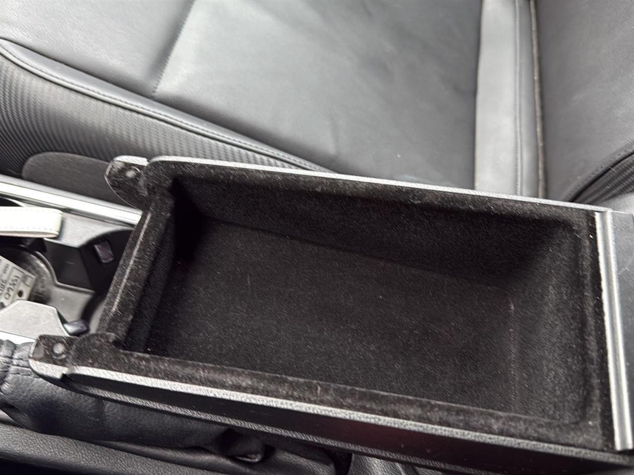 Volkswagen Beetle 2dr Cpe Auto 2.5L PZEV 2012