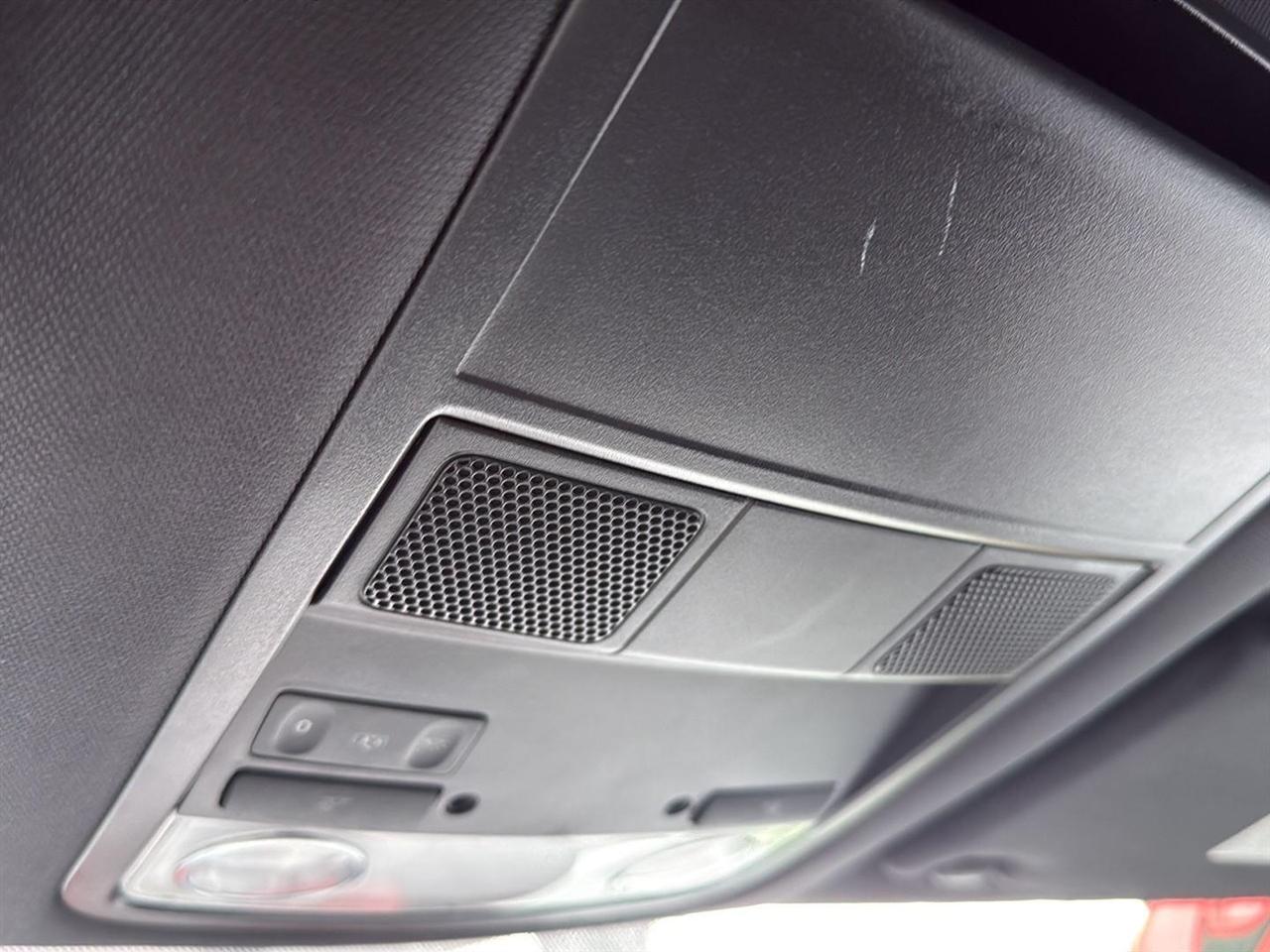 Volkswagen Beetle 2dr Cpe Auto 2.5L PZEV 2012