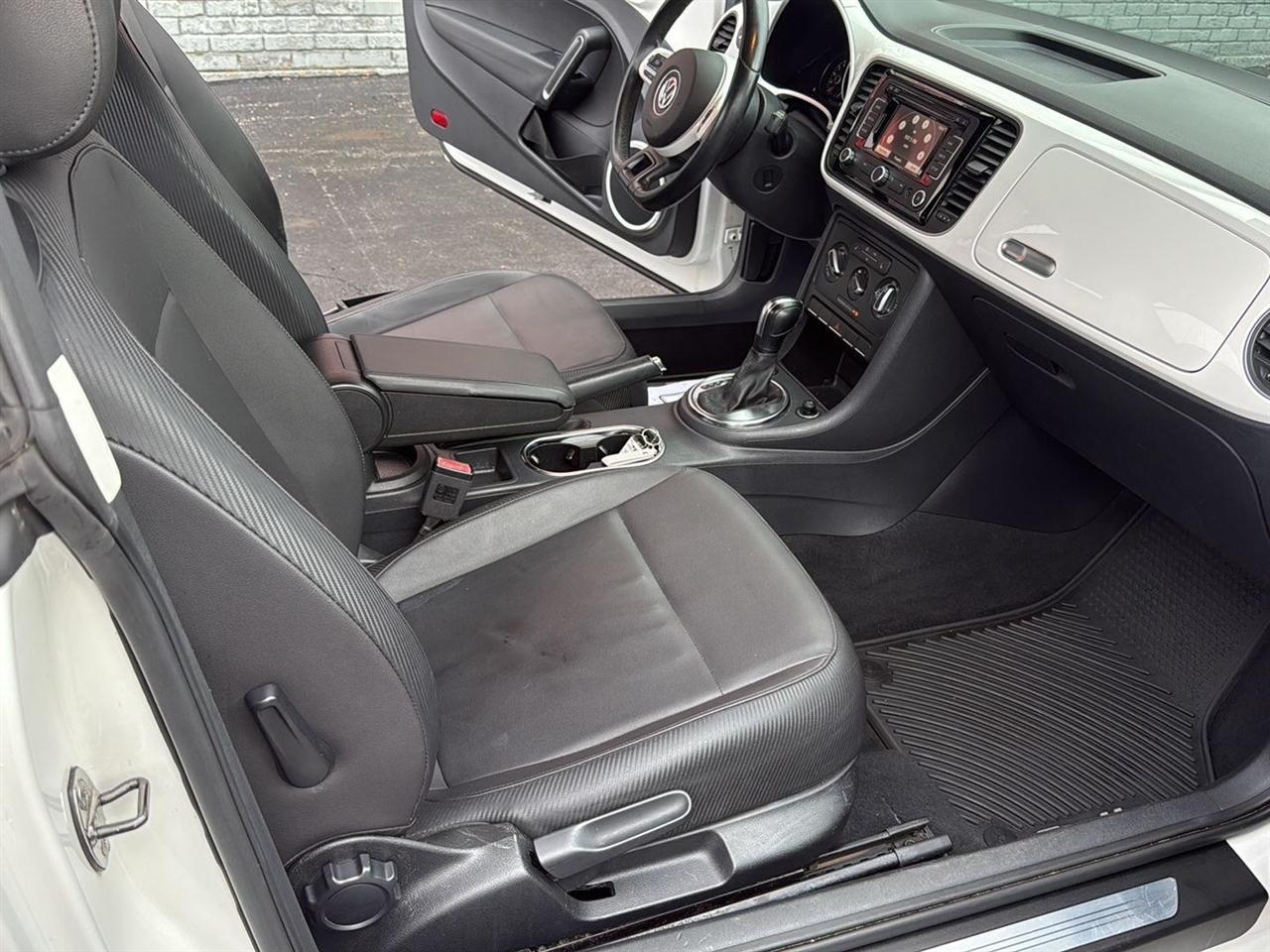 Volkswagen Beetle 2dr Cpe Auto 2.5L PZEV 2012