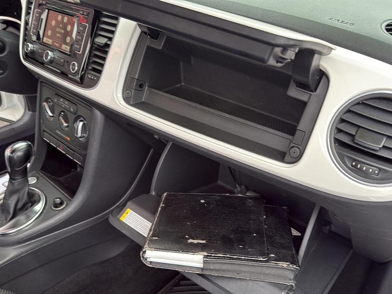 Volkswagen Beetle 2dr Cpe Auto 2.5L PZEV 2012