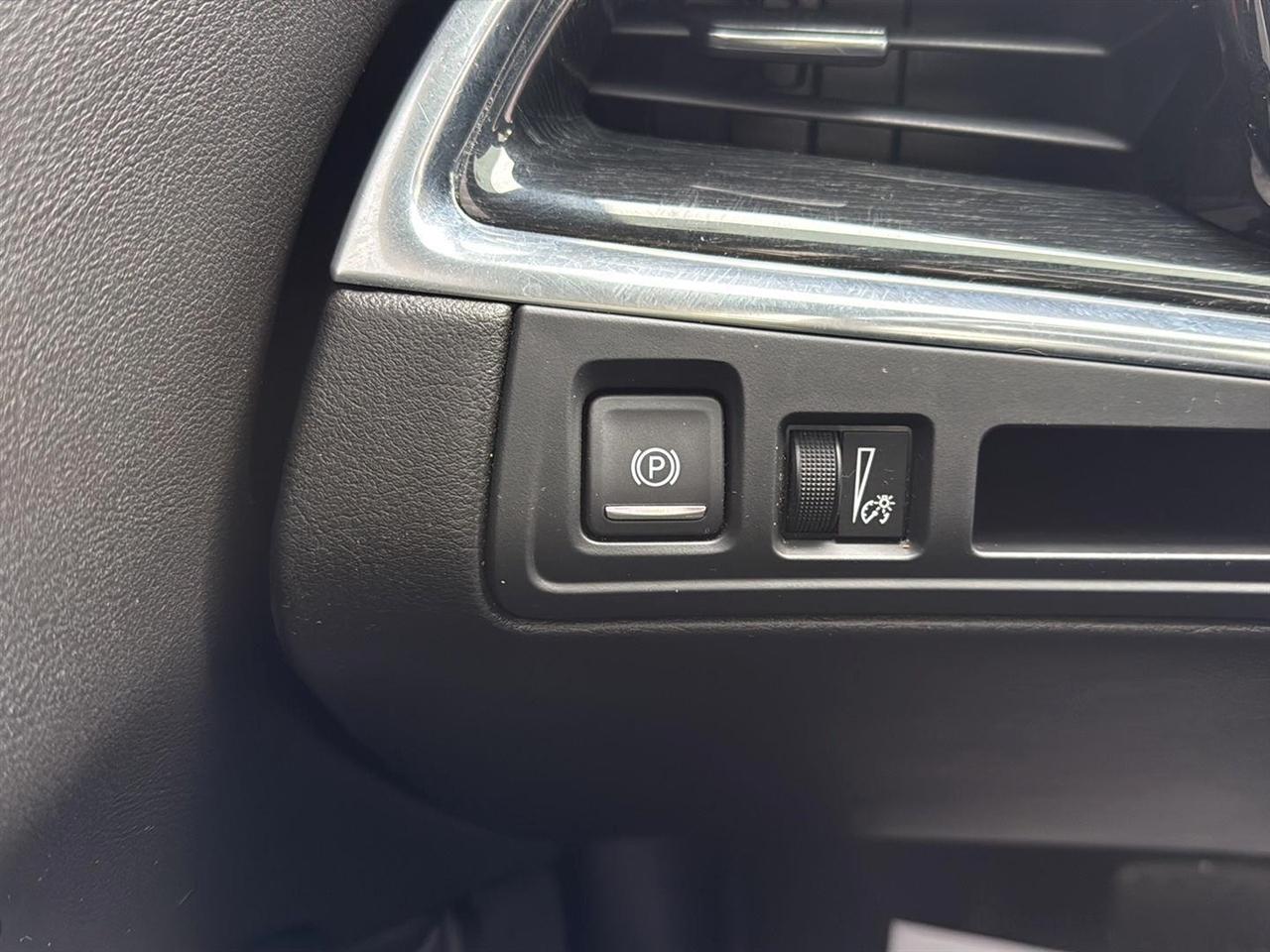 Cadillac XT5 AWD 4dr Premium Luxury 2020