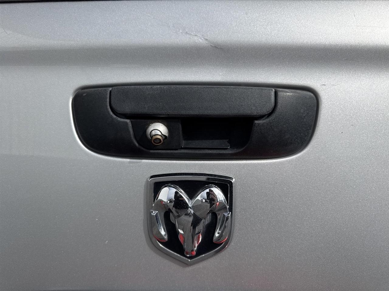 Dodge Ram 3500 4dr Quad Cab 160.5 DRW 4WD Laramie 2006