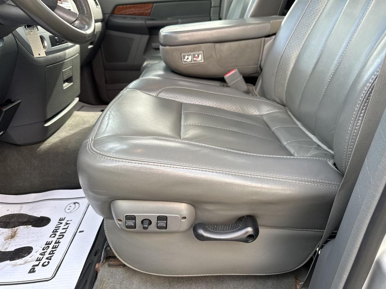 Dodge Ram 3500 4dr Quad Cab 160.5 DRW 4WD Laramie 2006