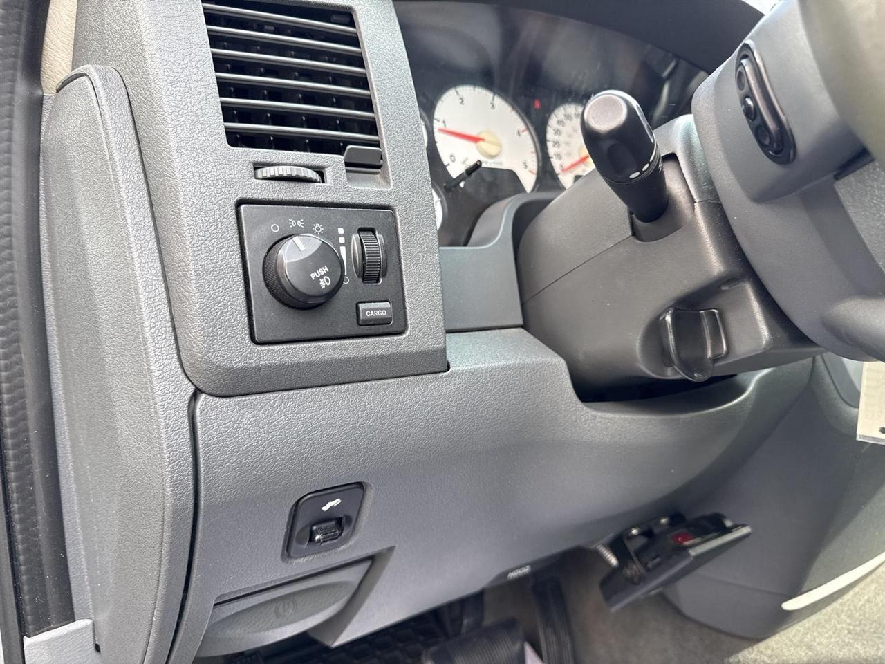 Dodge Ram 3500 4dr Quad Cab 160.5 DRW 4WD Laramie 2006