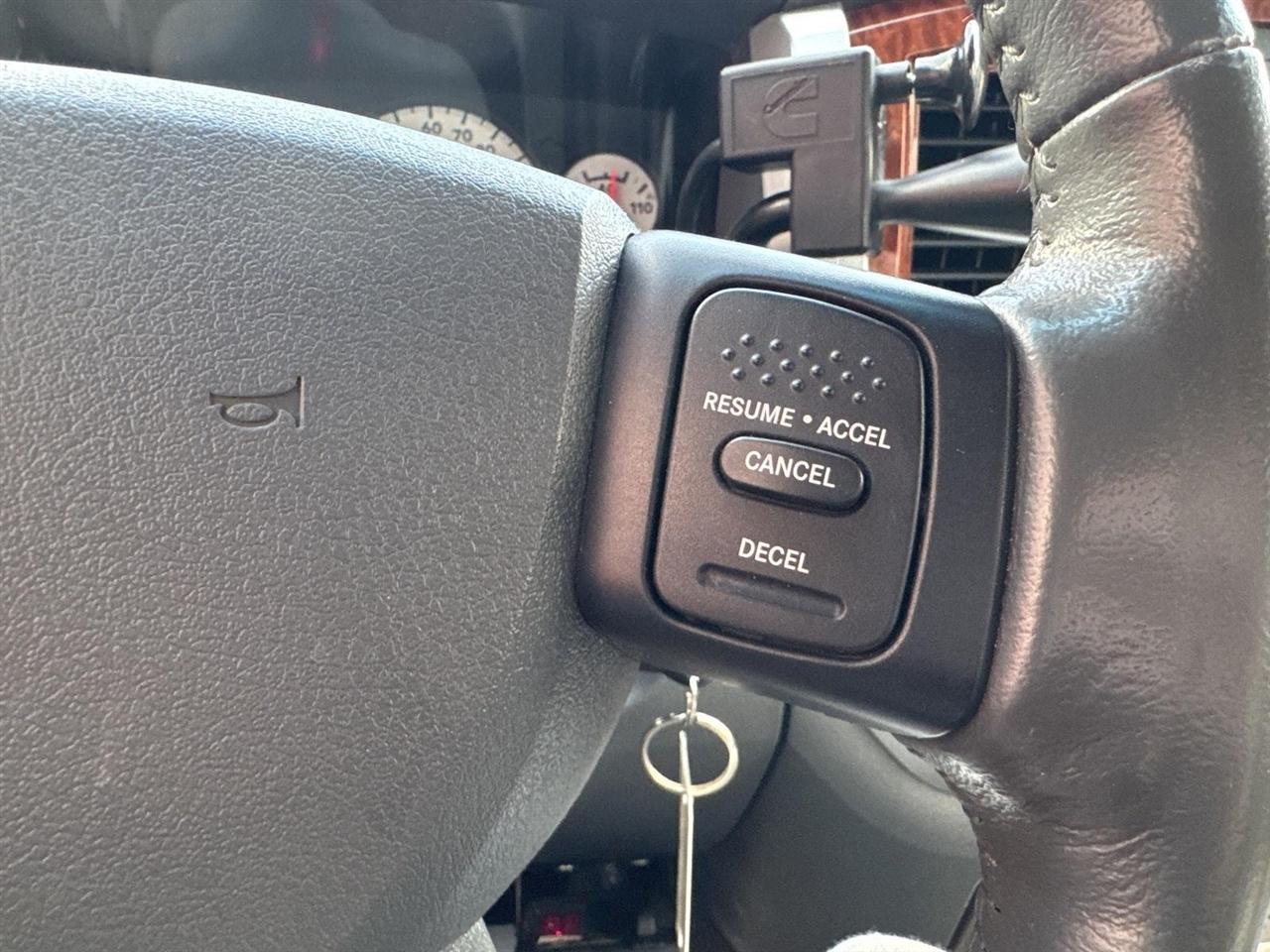 Dodge Ram 3500 4dr Quad Cab 160.5 DRW 4WD Laramie 2006