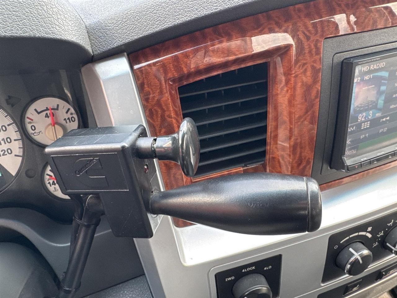 Dodge Ram 3500 4dr Quad Cab 160.5 DRW 4WD Laramie 2006