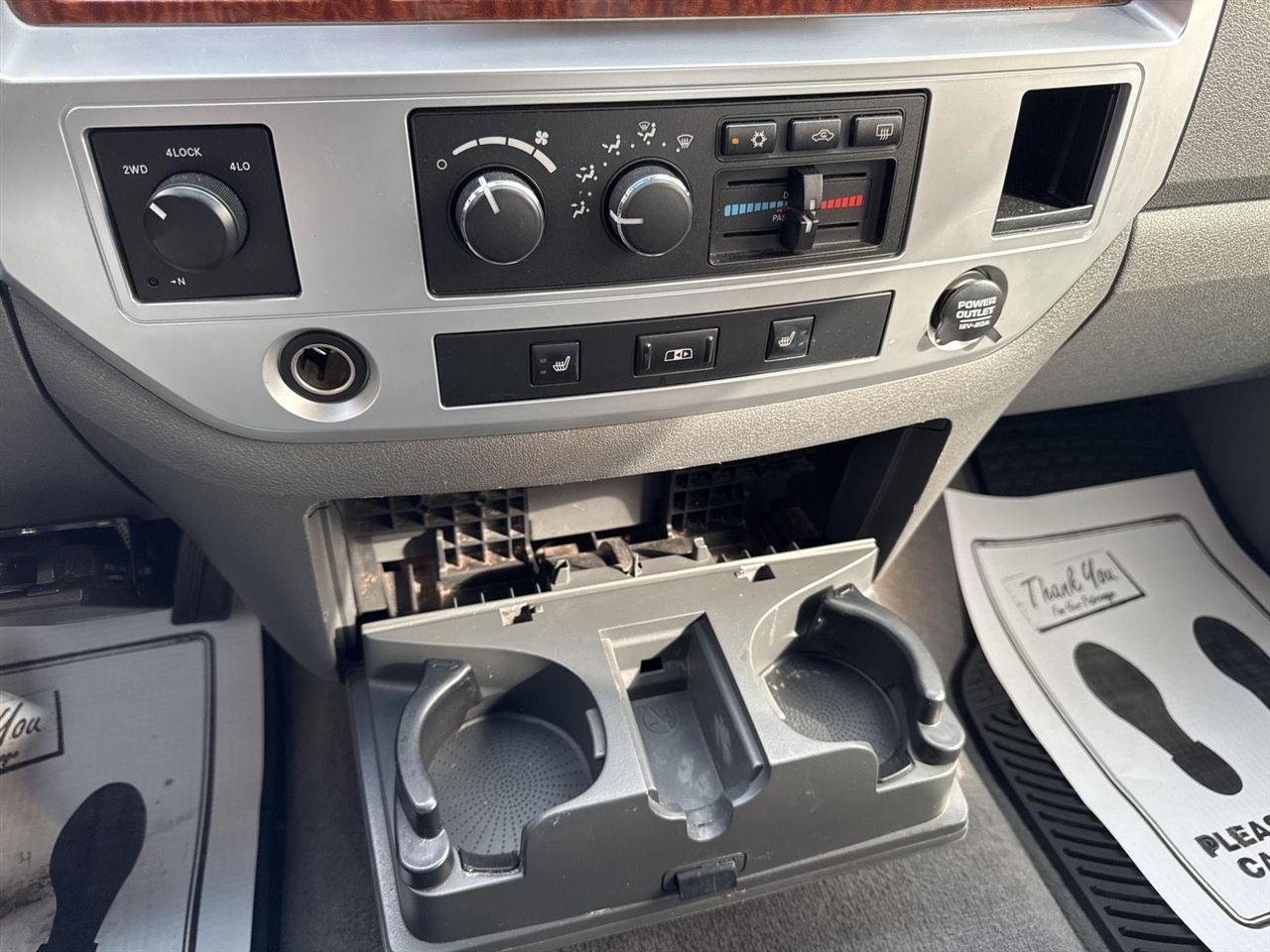 Dodge Ram 3500 4dr Quad Cab 160.5 DRW 4WD Laramie 2006