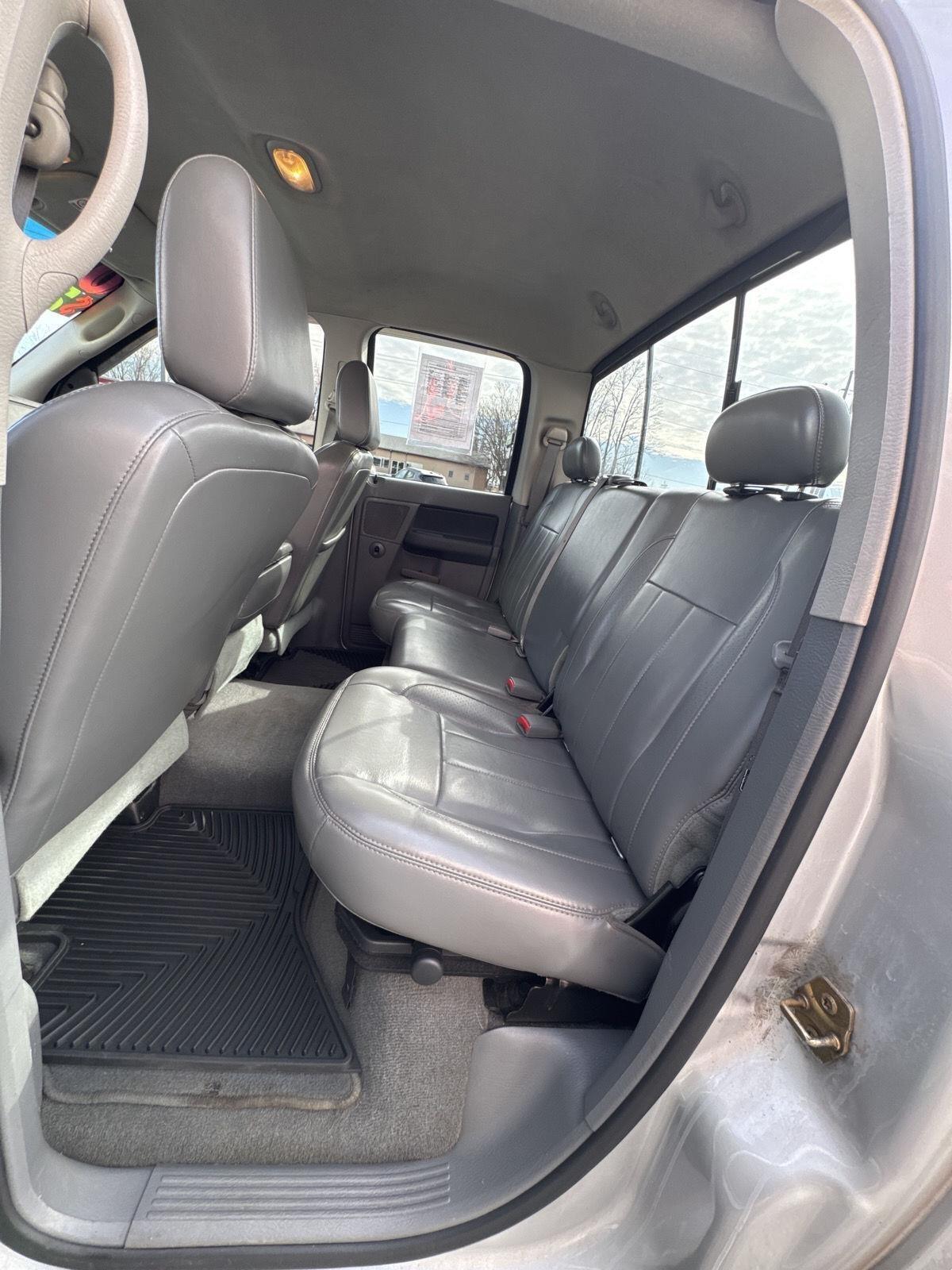 Dodge Ram 3500 4dr Quad Cab 160.5 DRW 4WD Laramie 2006