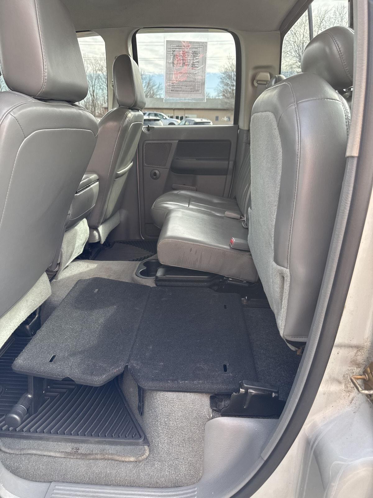 Dodge Ram 3500 4dr Quad Cab 160.5 DRW 4WD Laramie 2006