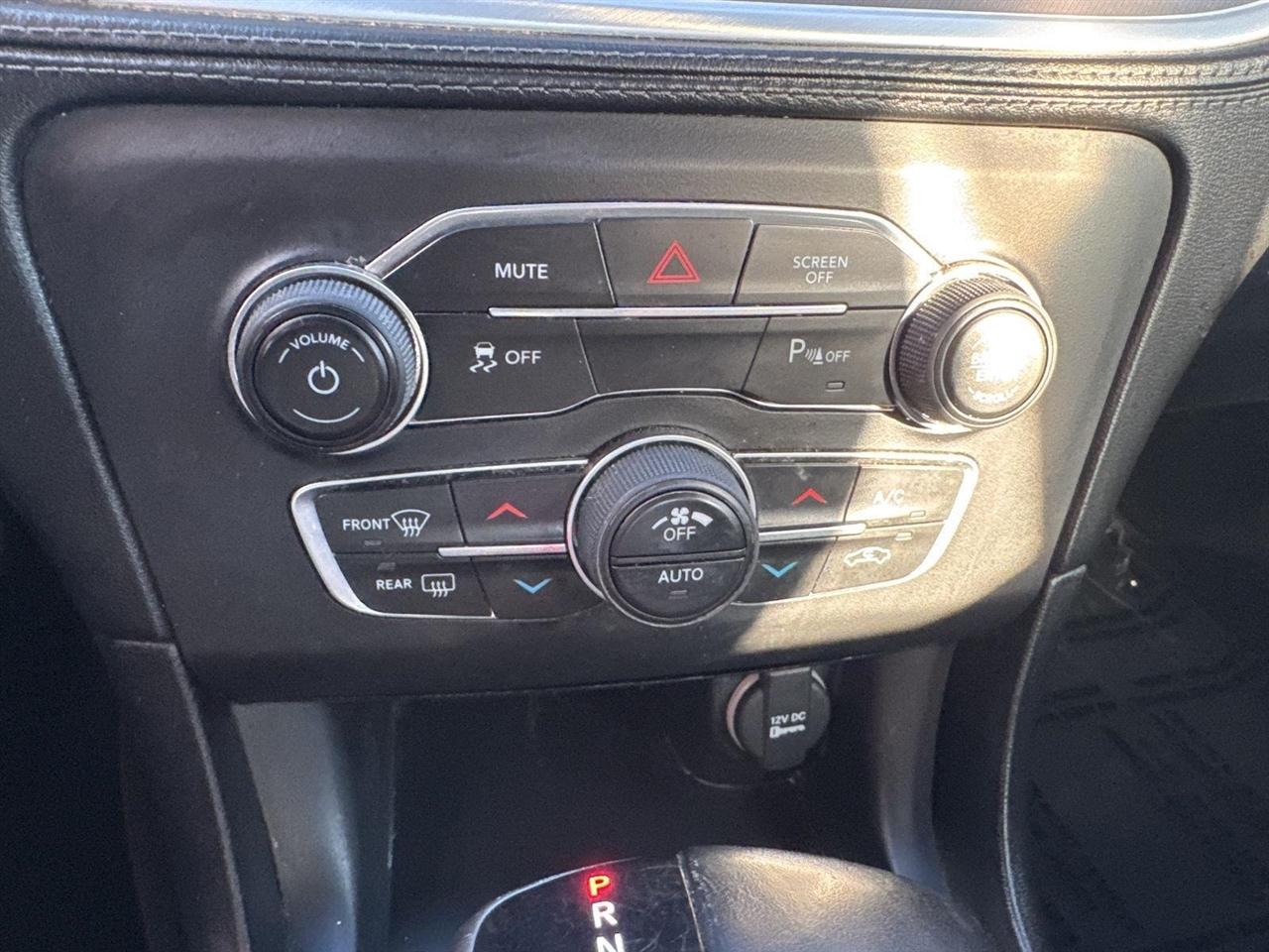 Dodge Charger SXT RWD 2020