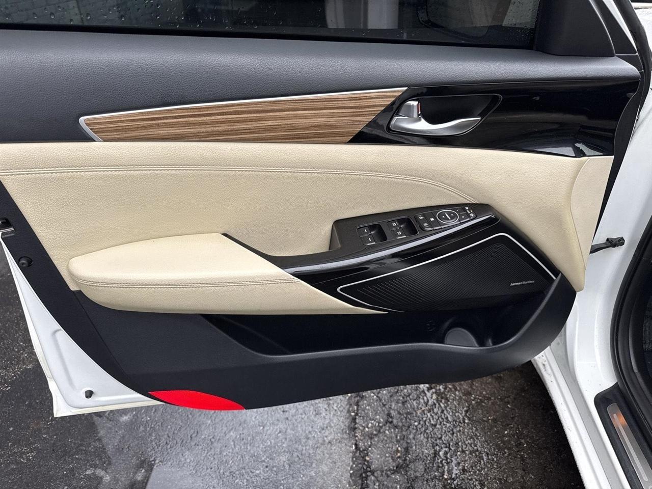 Kia Cadenza Premium Sedan 2017