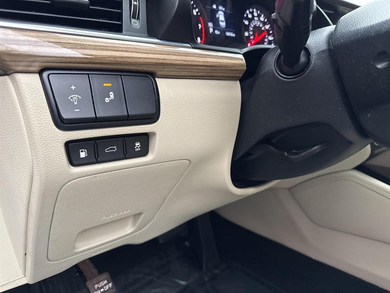 Kia Cadenza Premium Sedan 2017