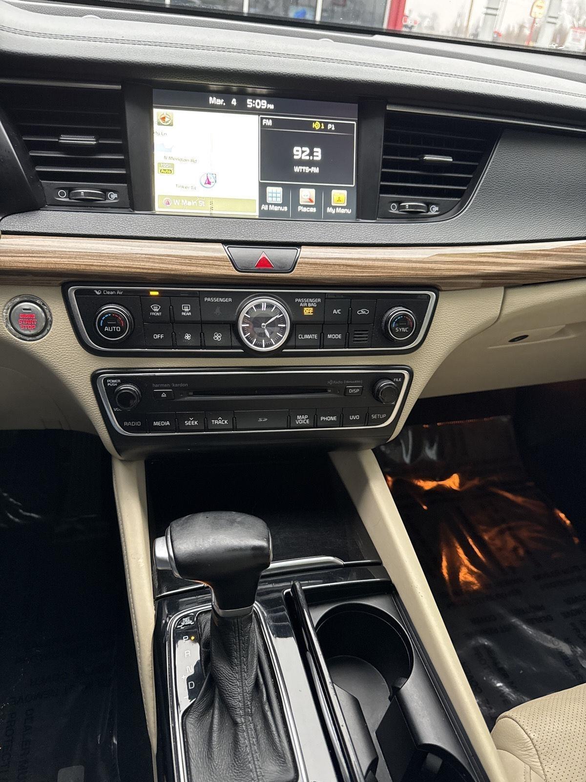 Kia Cadenza Premium Sedan 2017