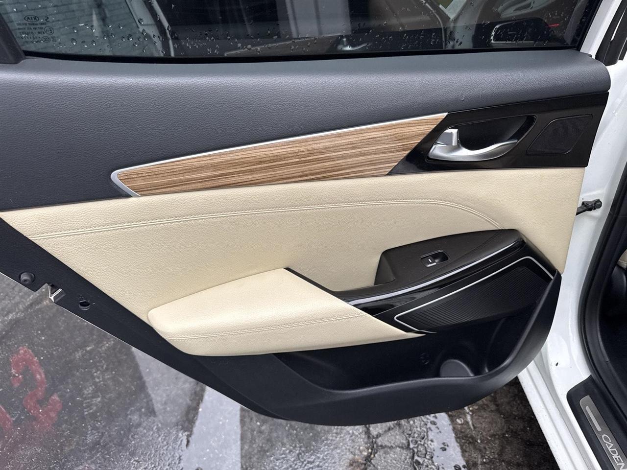 Kia Cadenza Premium Sedan 2017