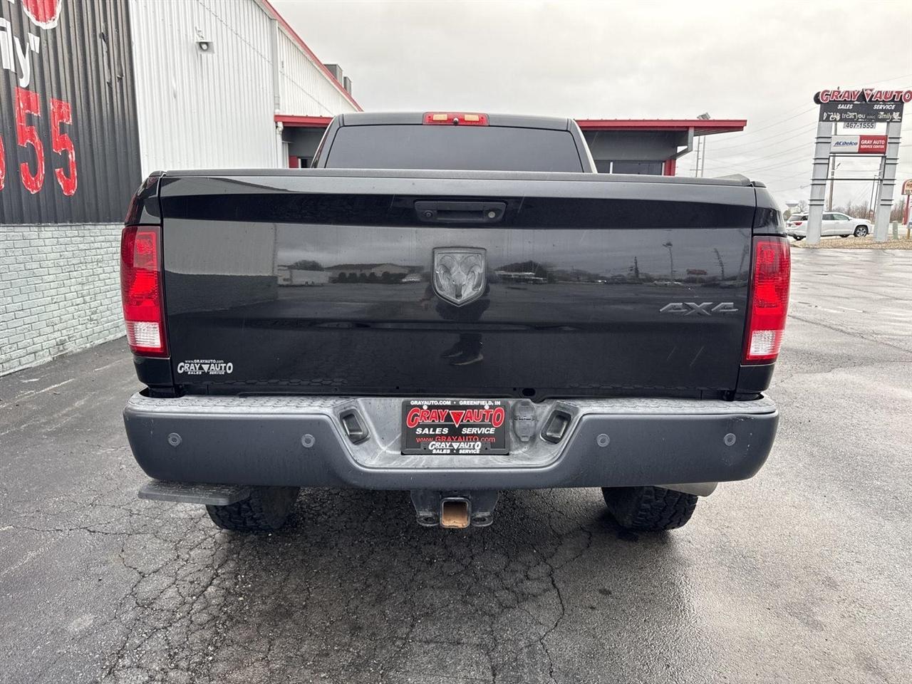 RAM 2500 Tradesman 4x4 Crew Cab 6'4" Box 2017