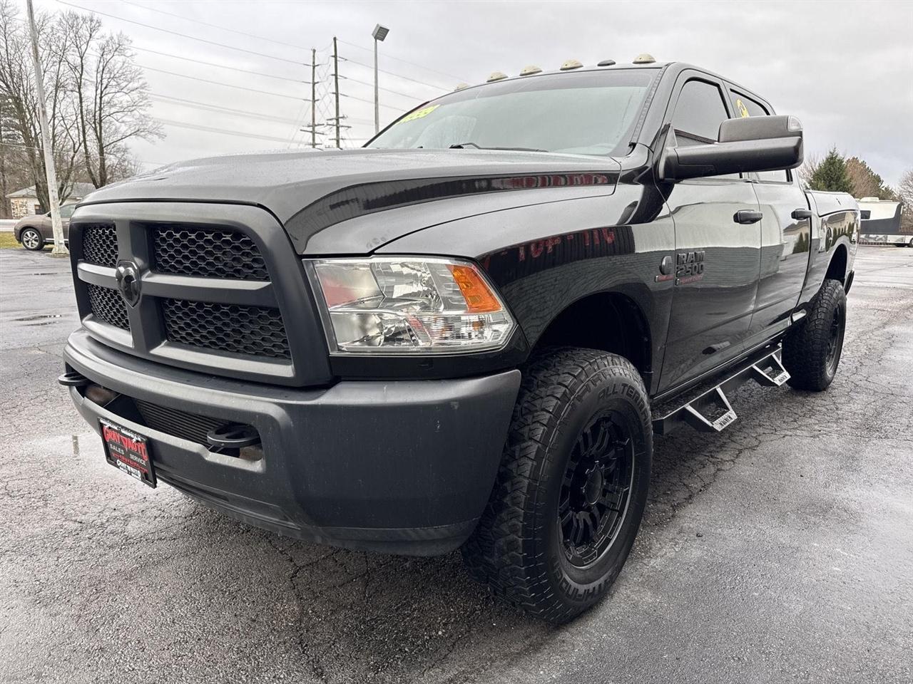 RAM 2500 Tradesman 4x4 Crew Cab 6'4" Box 2017