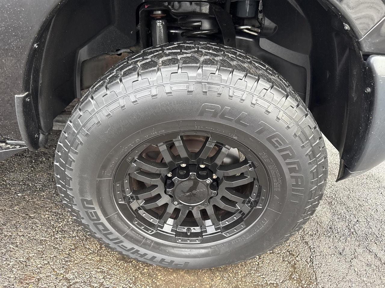 RAM 2500 Tradesman 4x4 Crew Cab 6'4" Box 2017