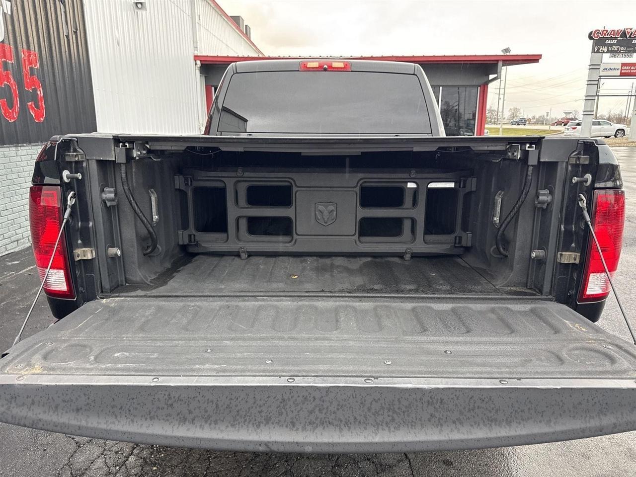 RAM 2500 Tradesman 4x4 Crew Cab 6'4" Box 2017