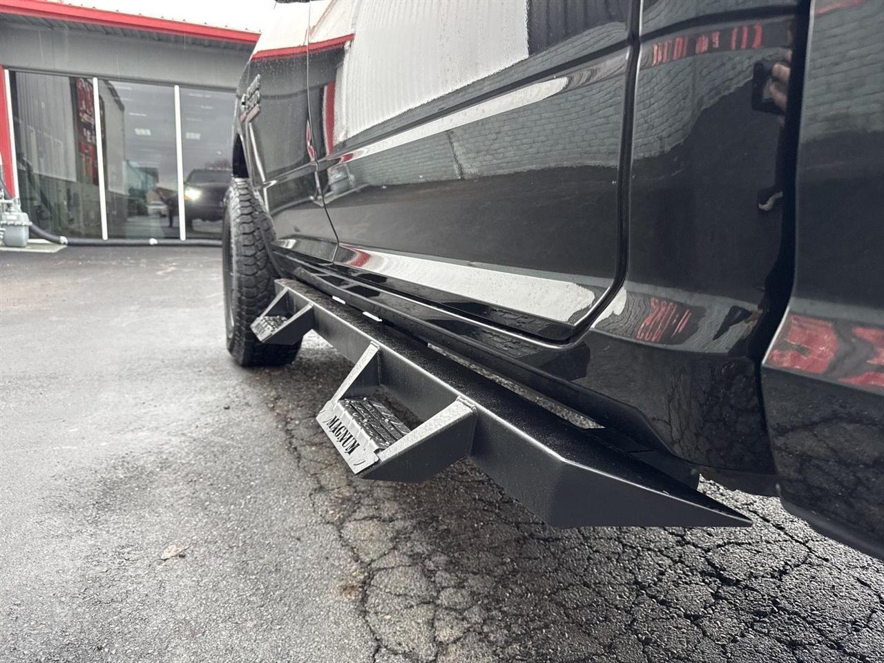 RAM 2500 Tradesman 4x4 Crew Cab 6'4" Box 2017