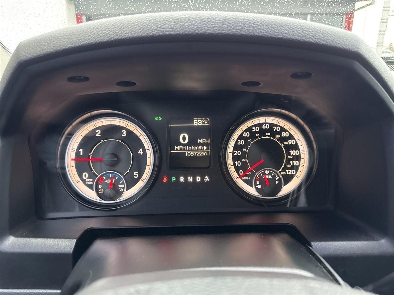 RAM 2500 Tradesman 4x4 Crew Cab 6'4" Box 2017