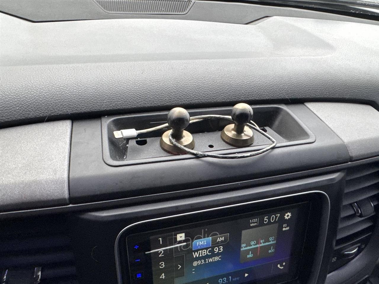 RAM 2500 Tradesman 4x4 Crew Cab 6'4" Box 2017