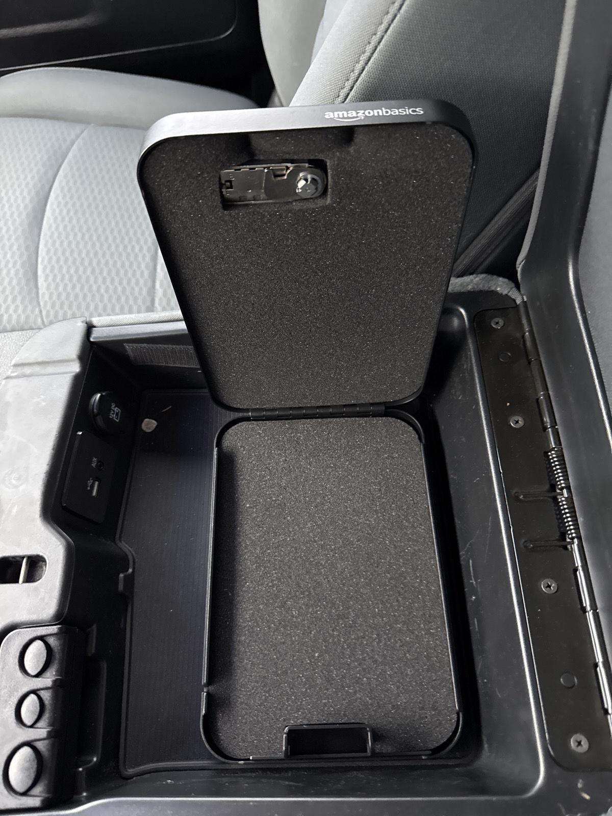 RAM 2500 Tradesman 4x4 Crew Cab 6'4" Box 2017