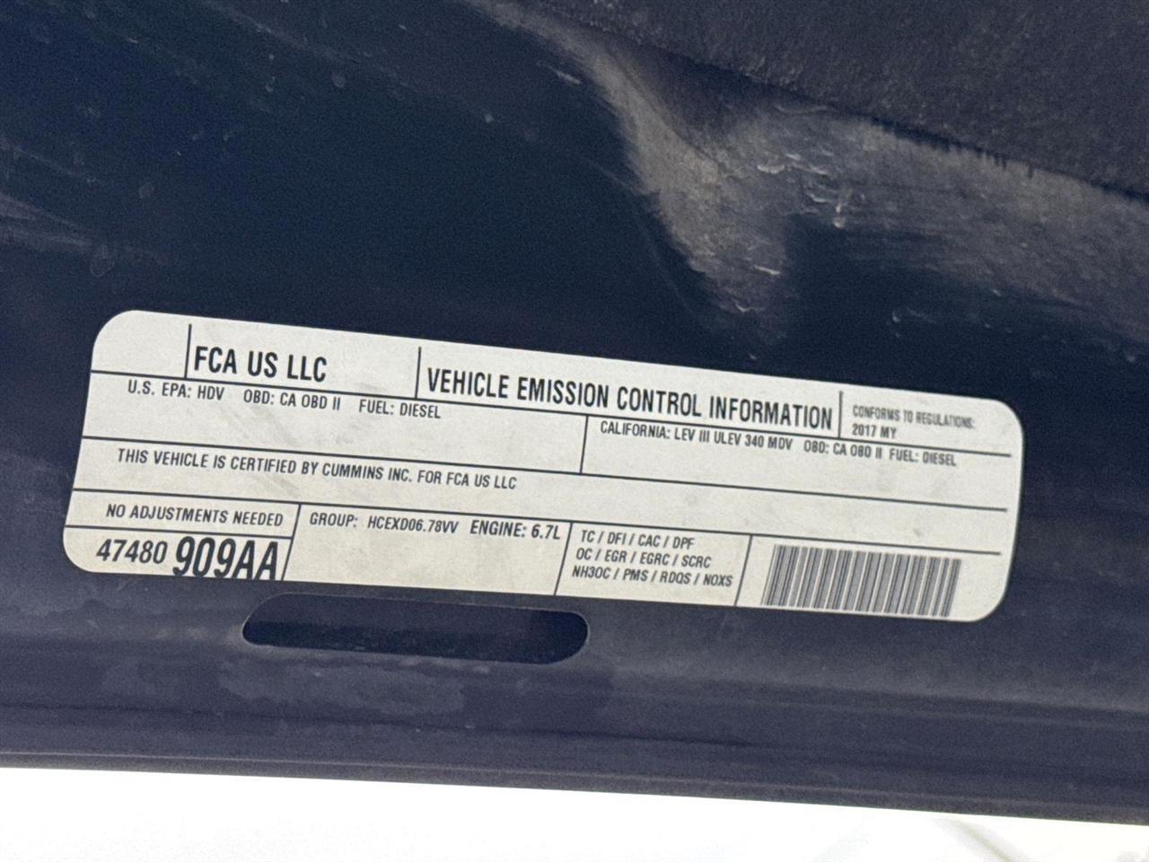 RAM 2500 Tradesman 4x4 Crew Cab 6'4" Box 2017