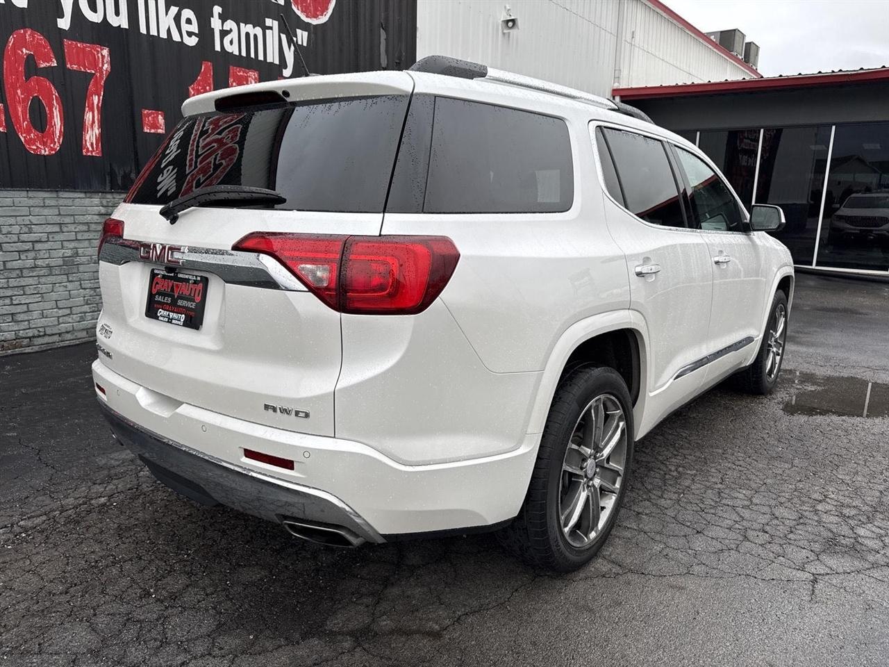 GMC Acadia AWD 4dr Denali 2017